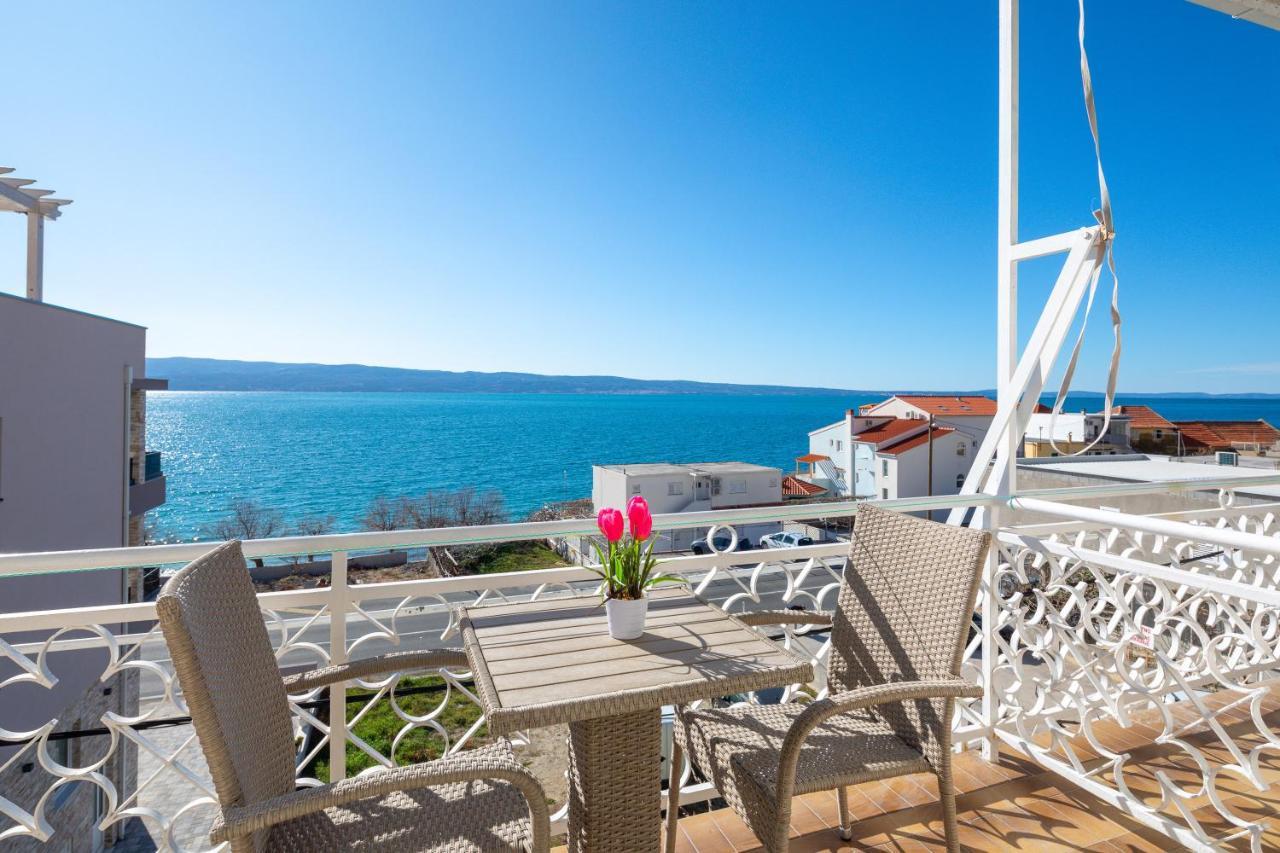 Apartments 20 Meters From The Beach Jesenice  Esterno foto
